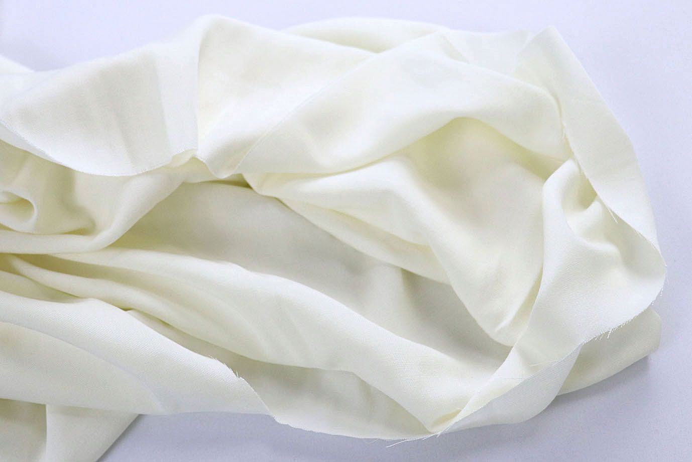 Штапель твил стрейч/молочный 4062-PY/C#2