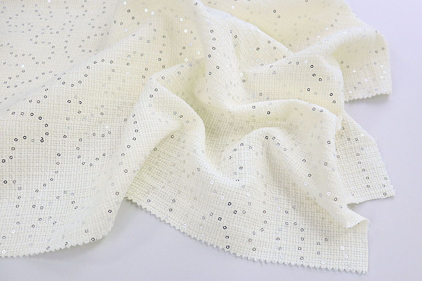 Твид "Шанель" с пайетками/молочный AP2303014040/D#1375-A1001/C#9