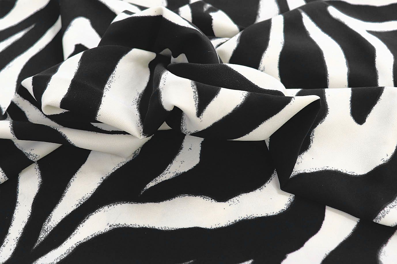 Костюмная ткань "Барби" стрейч принт/черно-белый 3827-PY/D#3/C#2