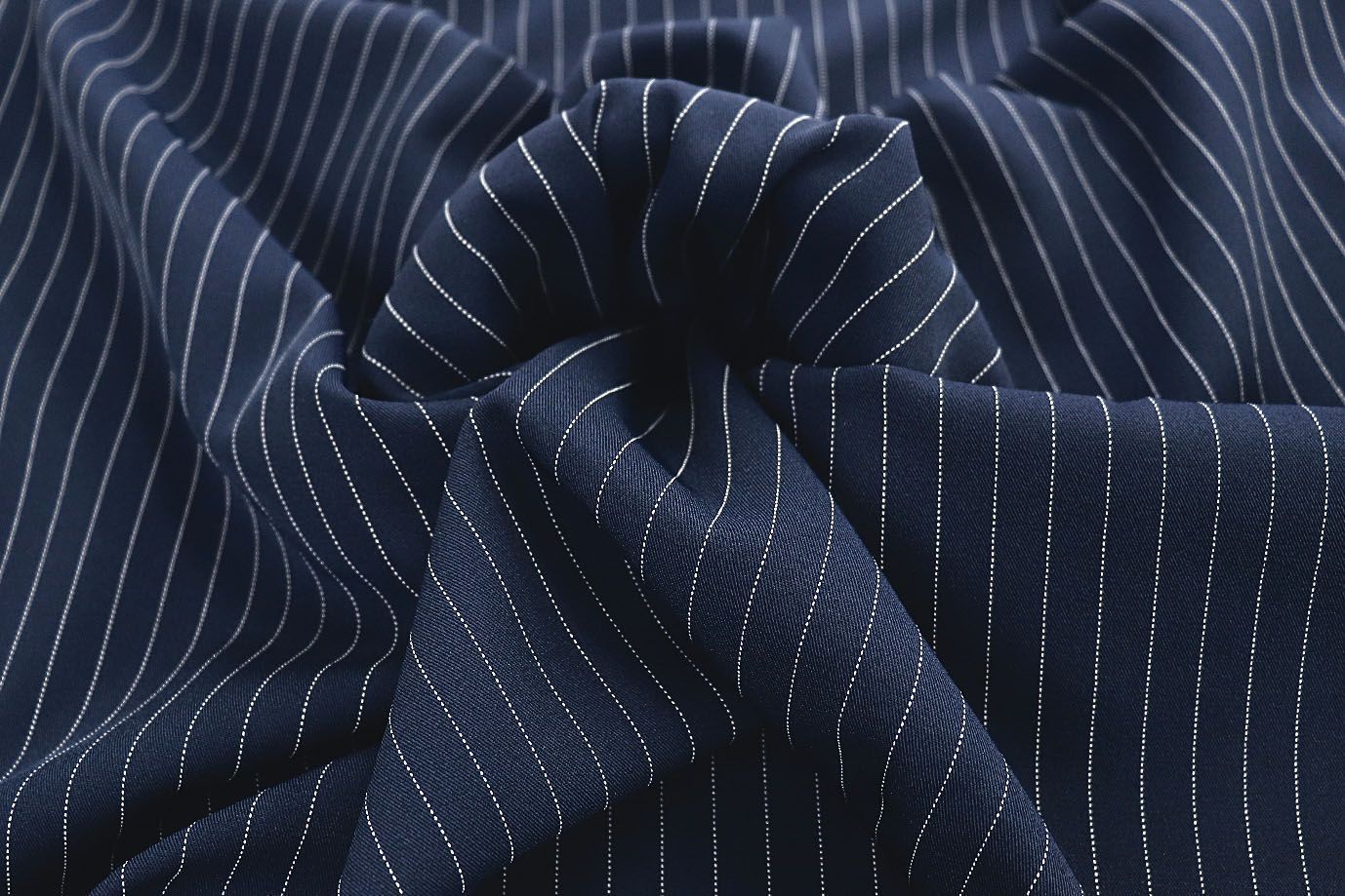 Костюмная ткань «Мадонна» принт/полоска бело-синяя 3581-PY/C#Navy