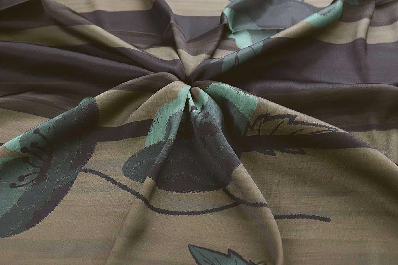 Шелк "Джулия" принт/цветы светло-темно-изумрудные на оранжево-сером 4026-PY/D#1/C#3