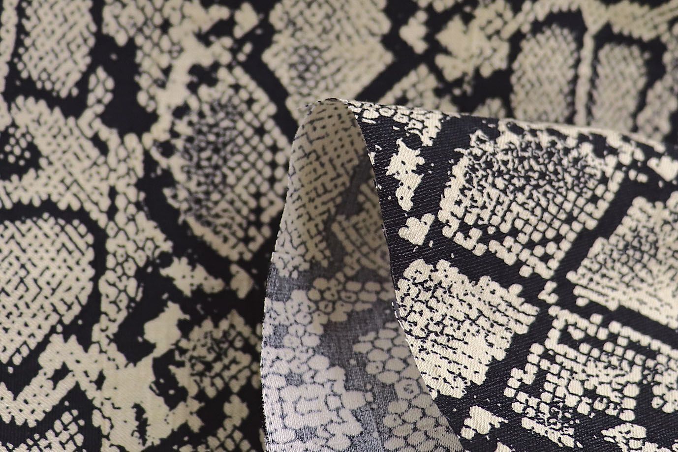 Лен N/R принт/змея черно-бежевая 3891-PY/D#10/C#2