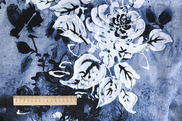 Шелк принт/цветы черно-белые на светло-синем 3881-PY/D#4/C#2